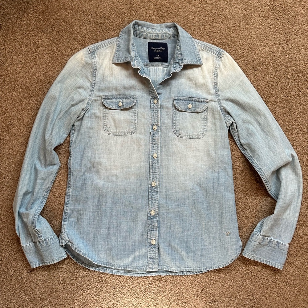 American Eagle Chambray Button Down Shirt Women’s S Denim Casual